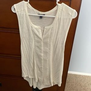 Light weight American Eagle top.  Button  down with adorable sequins.